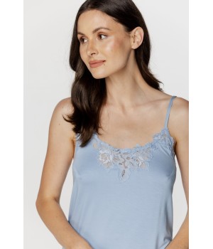 Espalda del camisón ajustado de micromodal con tirantes finos